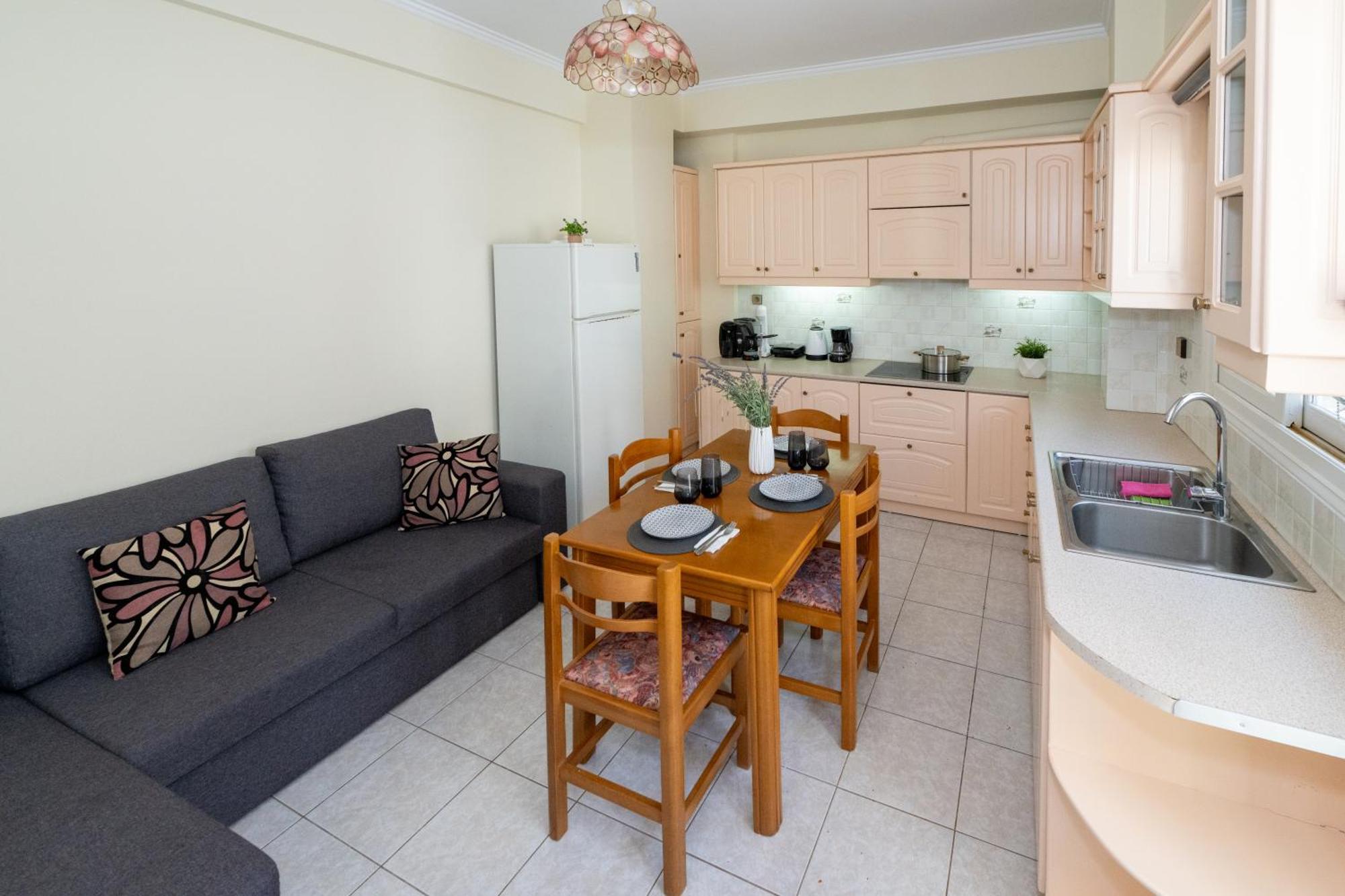 Mando Patrasso - Classical Apartment In The Center Of Patras With Free Parking Ngoại thất bức ảnh