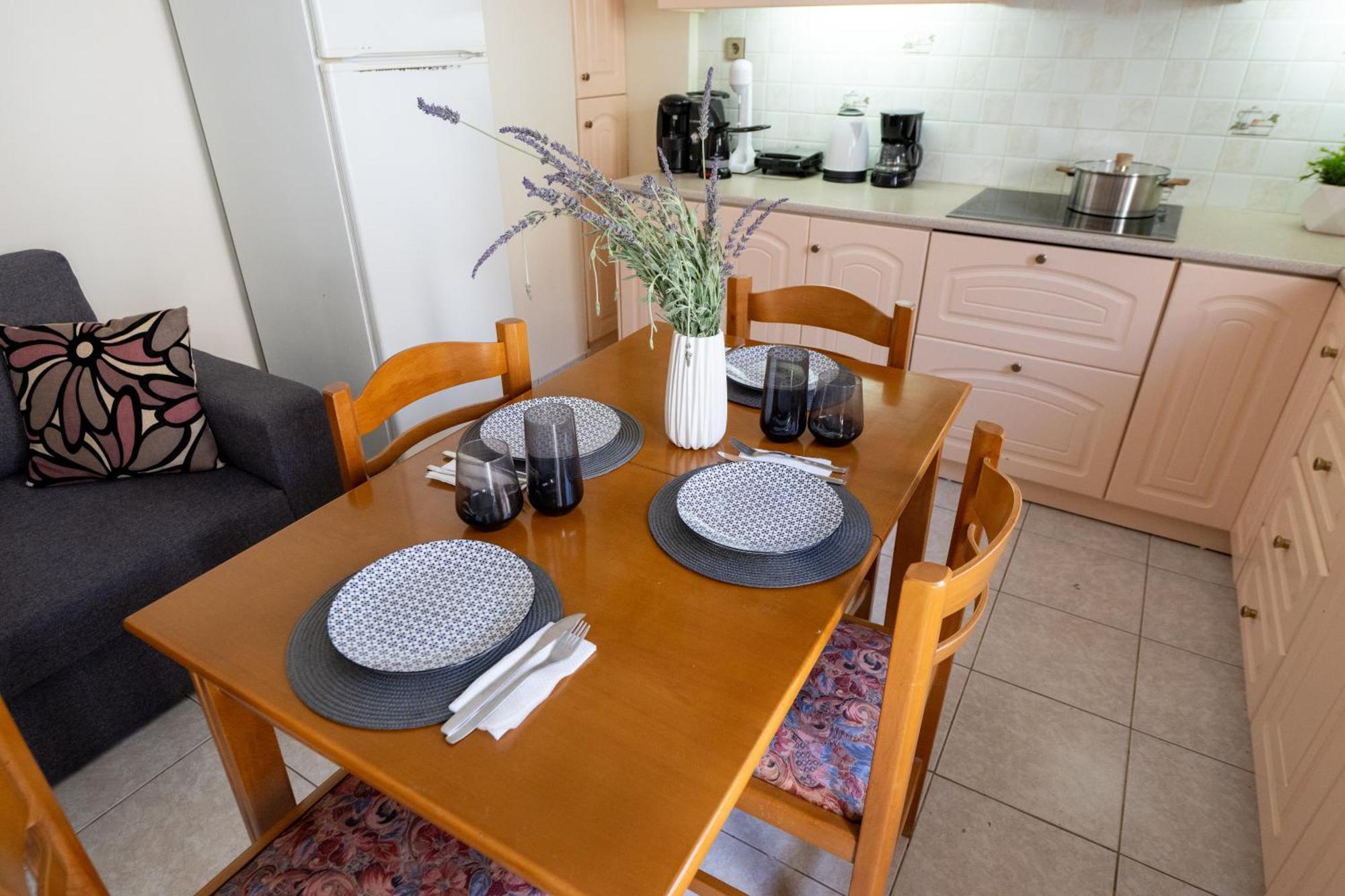 Mando Patrasso - Classical Apartment In The Center Of Patras With Free Parking Ngoại thất bức ảnh