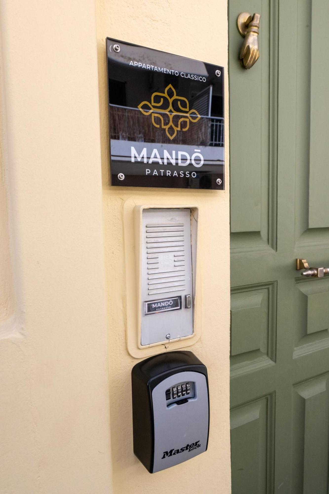 Mando Patrasso - Classical Apartment In The Center Of Patras With Free Parking Ngoại thất bức ảnh