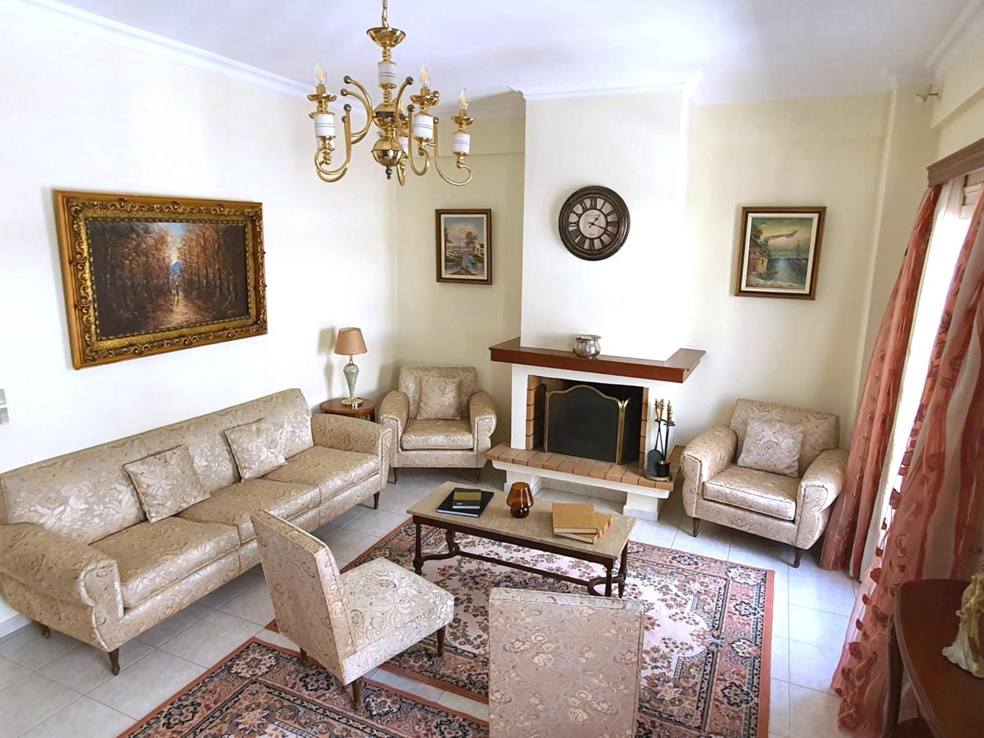 Mando Patrasso - Classical Apartment In The Center Of Patras With Free Parking Ngoại thất bức ảnh